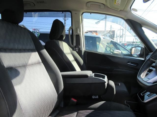 セレナ ハイウェイスターＶ　禁煙車　プロパイロット　後席フリップダウンモニター　アルパイン大型ナビ　全周囲カメラ　ブルーレイ再生　駐車支援システム　両側パワースライドドア　ビルドインＥＴＣ　ＬＥＤヘッドライト　新車保証書（13枚目）