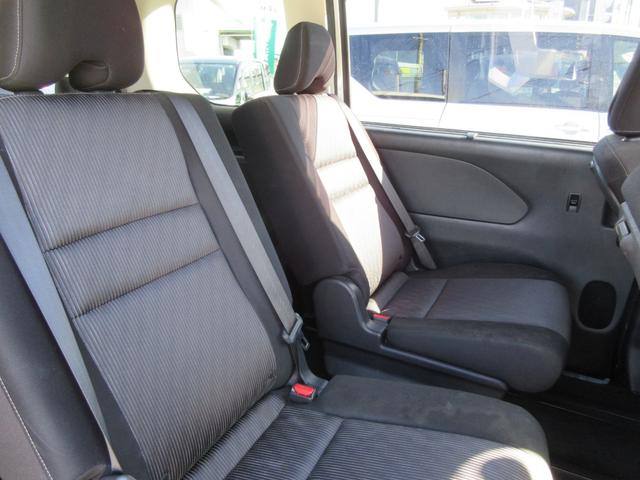 セレナ ハイウェイスターＶ　禁煙車　プロパイロット　後席フリップダウンモニター　アルパイン大型ナビ　全周囲カメラ　ブルーレイ再生　駐車支援システム　両側パワースライドドア　ビルドインＥＴＣ　ＬＥＤヘッドライト　新車保証書（15枚目）