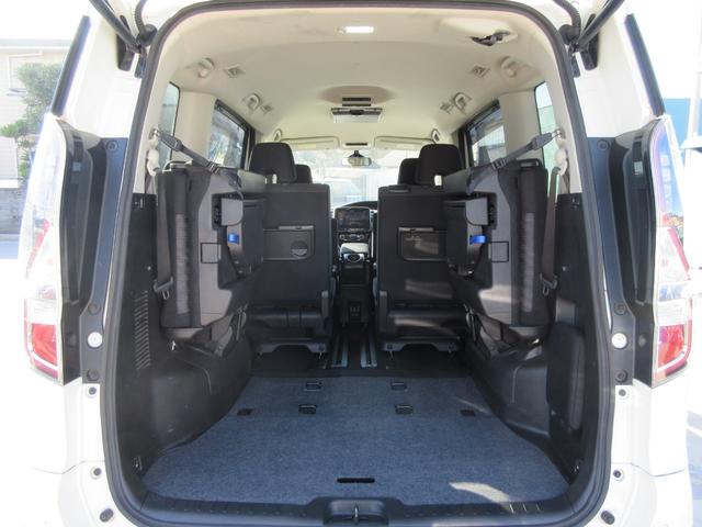 セレナ ハイウェイスターＶ　禁煙車　プロパイロット　後席フリップダウンモニター　アルパイン大型ナビ　全周囲カメラ　ブルーレイ再生　駐車支援システム　両側パワースライドドア　ビルドインＥＴＣ　ＬＥＤヘッドライト　新車保証書（18枚目）