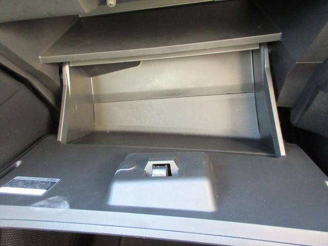 セレナ ハイウェイスターＶ　禁煙車　プロパイロット　後席フリップダウンモニター　アルパイン大型ナビ　全周囲カメラ　ブルーレイ再生　駐車支援システム　両側パワースライドドア　ビルドインＥＴＣ　ＬＥＤヘッドライト　新車保証書（62枚目）