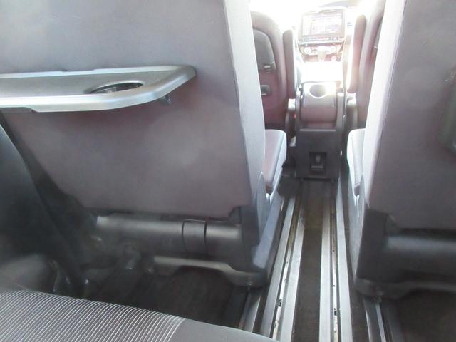 セレナ ハイウェイスターＶ　禁煙車　プロパイロット　後席フリップダウンモニター　アルパイン大型ナビ　全周囲カメラ　ブルーレイ再生　駐車支援システム　両側パワースライドドア　ビルドインＥＴＣ　ＬＥＤヘッドライト　新車保証書（67枚目）