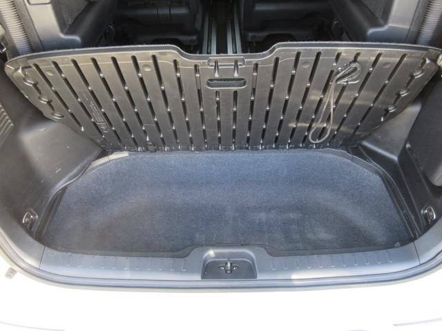 セレナ ハイウェイスターＶ　禁煙車　プロパイロット　後席フリップダウンモニター　アルパイン大型ナビ　全周囲カメラ　ブルーレイ再生　駐車支援システム　両側パワースライドドア　ビルドインＥＴＣ　ＬＥＤヘッドライト　新車保証書（70枚目）