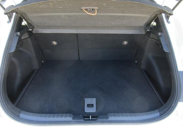 カローラスポーツ ハイブリッドＧ　禁煙ワンオーナー車　フルセグ純正ナビＴＶ　Ｍｉｒａｃａｓｔ　バックカメラ　ドライブレコーダー　Ｂｌｕｅｔｏｏｔｈオーディオ　電動パーキング　スマートキー　セーフティセンス　ＬＥＤライト　新車保証書（17枚目）