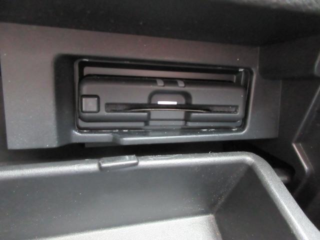 セレナ ｅ－パワー　ハイウェイスター　禁煙車　運転支援　フルセグ純正ナビＴＶ　ブルーレイ再生　ドライブレコーダー　クルコン　パワースライドドア　ビルトインＥＴＣ　スマートキー２本　ロールサンシェード　シートバックテーブル　新車保証書（11枚目）