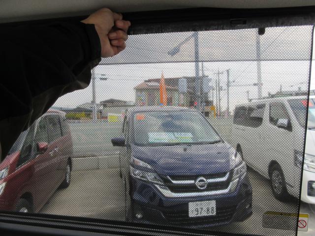 セレナ ｅ－パワー　ハイウェイスター　禁煙車　運転支援　フルセグ純正ナビＴＶ　ブルーレイ再生　ドライブレコーダー　クルコン　パワースライドドア　ビルトインＥＴＣ　スマートキー２本　ロールサンシェード　シートバックテーブル　新車保証書（17枚目）