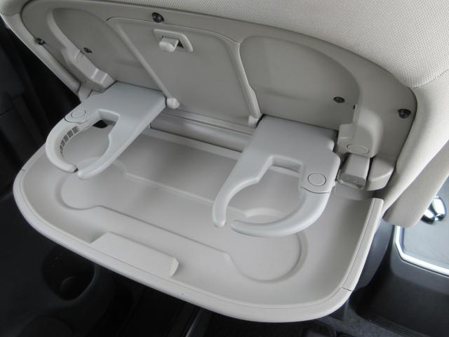 セレナ ｅ－パワー　ハイウェイスター　禁煙車　運転支援　フルセグ純正ナビＴＶ　ブルーレイ再生　ドライブレコーダー　クルコン　パワースライドドア　ビルトインＥＴＣ　スマートキー２本　ロールサンシェード　シートバックテーブル　新車保証書（18枚目）