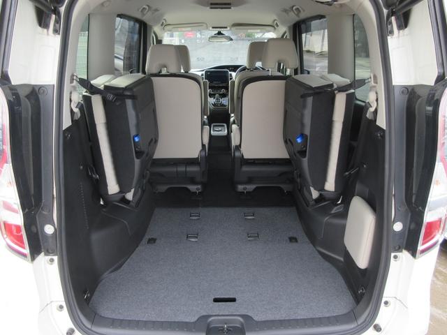 セレナ ｅ－パワー　ハイウェイスター　禁煙車　運転支援　フルセグ純正ナビＴＶ　ブルーレイ再生　ドライブレコーダー　クルコン　パワースライドドア　ビルトインＥＴＣ　スマートキー２本　ロールサンシェード　シートバックテーブル　新車保証書（20枚目）