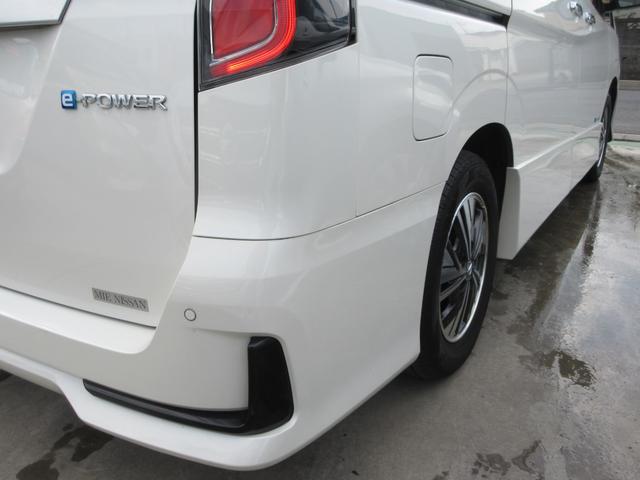 セレナ ｅ－パワー　ハイウェイスター　禁煙車　運転支援　フルセグ純正ナビＴＶ　ブルーレイ再生　ドライブレコーダー　クルコン　パワースライドドア　ビルトインＥＴＣ　スマートキー２本　ロールサンシェード　シートバックテーブル　新車保証書（30枚目）