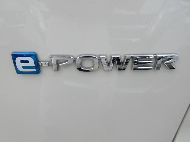 セレナ ｅ－パワー　ハイウェイスター　禁煙車　運転支援　フルセグ純正ナビＴＶ　ブルーレイ再生　ドライブレコーダー　クルコン　パワースライドドア　ビルトインＥＴＣ　スマートキー２本　ロールサンシェード　シートバックテーブル　新車保証書（34枚目）