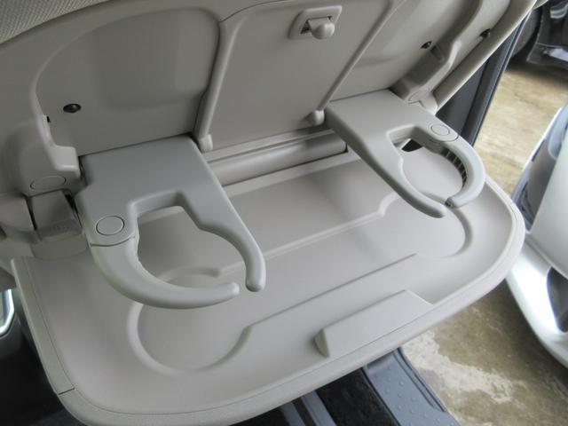 セレナ ｅ－パワー　ハイウェイスター　禁煙車　運転支援　フルセグ純正ナビＴＶ　ブルーレイ再生　ドライブレコーダー　クルコン　パワースライドドア　ビルトインＥＴＣ　スマートキー２本　ロールサンシェード　シートバックテーブル　新車保証書（51枚目）