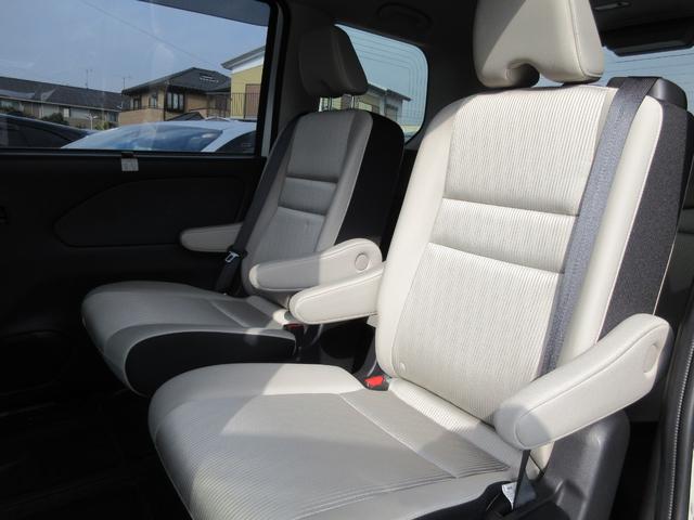 セレナ ｅ－パワー　ハイウェイスター　禁煙車　運転支援　フルセグ純正ナビＴＶ　ブルーレイ再生　ドライブレコーダー　クルコン　パワースライドドア　ビルトインＥＴＣ　スマートキー２本　ロールサンシェード　シートバックテーブル　新車保証書（52枚目）