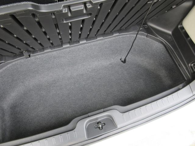 セレナ ｅ－パワー　ハイウェイスター　禁煙車　運転支援　フルセグ純正ナビＴＶ　ブルーレイ再生　ドライブレコーダー　クルコン　パワースライドドア　ビルトインＥＴＣ　スマートキー２本　ロールサンシェード　シートバックテーブル　新車保証書（54枚目）