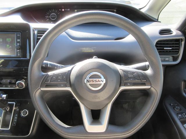 セレナ X 後期モデル ハイブリッド 禁煙車 送迎オートステップ 純正ナビTV クルーズコントロール ロールサンシェード 両側パワースライドドア スペアタイヤ4本 Bluetoothオーディオ スマートキー2個(13枚目)