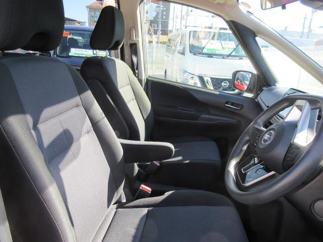 セレナ X 後期モデル ハイブリッド 禁煙車 送迎オートステップ 純正ナビTV クルーズコントロール ロールサンシェード 両側パワースライドドア スペアタイヤ4本 Bluetoothオーディオ スマートキー2個(14枚目)