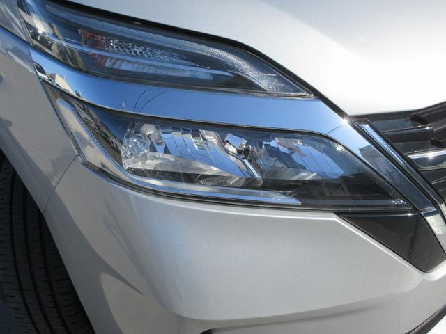 セレナ X 後期モデル ハイブリッド 禁煙車 送迎オートステップ 純正ナビTV クルーズコントロール ロールサンシェード 両側パワースライドドア スペアタイヤ4本 Bluetoothオーディオ スマートキー2個(19枚目)