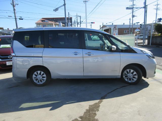 セレナ X 後期モデル ハイブリッド 禁煙車 送迎オートステップ 純正ナビTV クルーズコントロール ロールサンシェード 両側パワースライドドア スペアタイヤ4本 Bluetoothオーディオ スマートキー2個(29枚目)