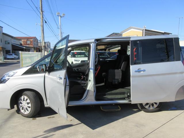 セレナ X 後期モデル ハイブリッド 禁煙車 送迎オートステップ 純正ナビTV クルーズコントロール ロールサンシェード 両側パワースライドドア スペアタイヤ4本 Bluetoothオーディオ スマートキー2個(32枚目)