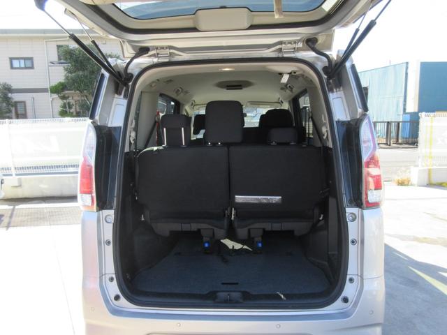 セレナ X 後期モデル ハイブリッド 禁煙車 送迎オートステップ 純正ナビTV クルーズコントロール ロールサンシェード 両側パワースライドドア スペアタイヤ4本 Bluetoothオーディオ スマートキー2個(34枚目)