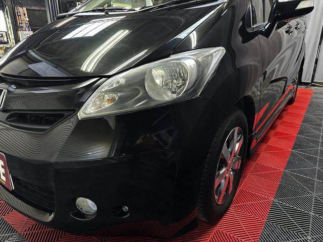 フリード Ｇ　ジャストセレクション　１年間走行距離無制限保証　両側電動パワースライドドア　モデューロエアロ　ナビ　ＤＶＤ　フルセグＴＶ　Ｂｌｕｅｔｏｏｔｈ　前後ドラレコ　バックカメラ　新品フロアマット　消耗品交換　予防整備実施車（15枚目）