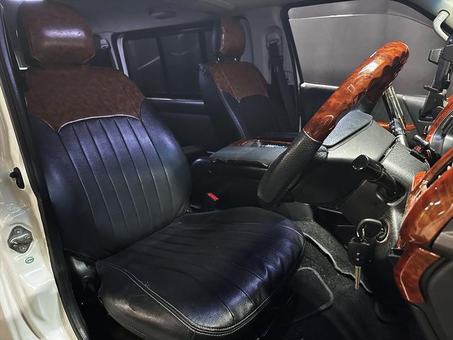 ハイエースバン ロングスーパーGL ディーゼルターボ パールホワイト 両側スライド スマホ連動ディスプレー 純正バックカメラ フルセグTV Bluetooth オートエアコン 社外アルミ タイベル交換済 バッテリー交換済 シートカバー(29枚目)