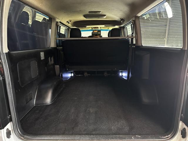 ハイエースバン ロングスーパーGL ディーゼルターボ パールホワイト 両側スライド スマホ連動ディスプレー 純正バックカメラ フルセグTV Bluetooth オートエアコン 社外アルミ タイベル交換済 バッテリー交換済 シートカバー(38枚目)