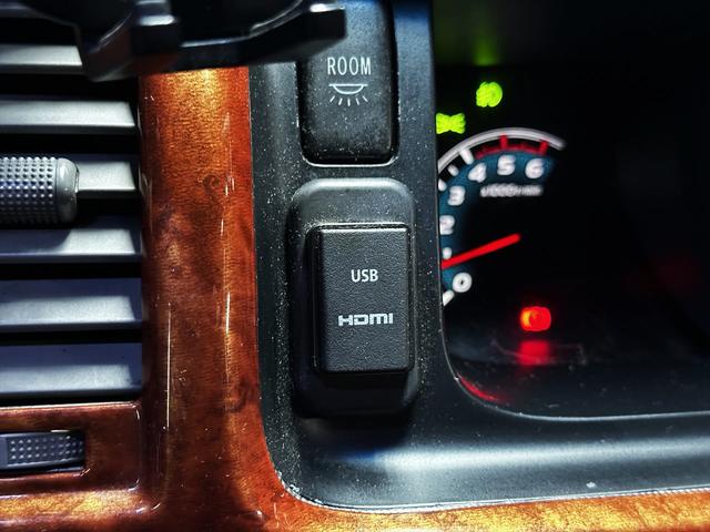 ハイエースバン ロングスーパーGL ディーゼルターボ パールホワイト 両側スライド スマホ連動ディスプレー 純正バックカメラ フルセグTV Bluetooth オートエアコン 社外アルミ タイベル交換済 バッテリー交換済 シートカバー(42枚目)