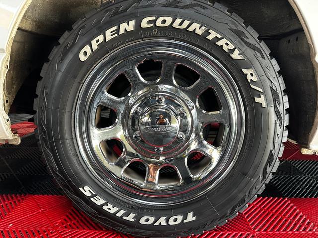 ハイエースバン ロングスーパーGL ディーゼルターボ パールホワイト 両側スライド スマホ連動ディスプレー 純正バックカメラ フルセグTV Bluetooth オートエアコン 社外アルミ タイベル交換済 バッテリー交換済 シートカバー(45枚目)