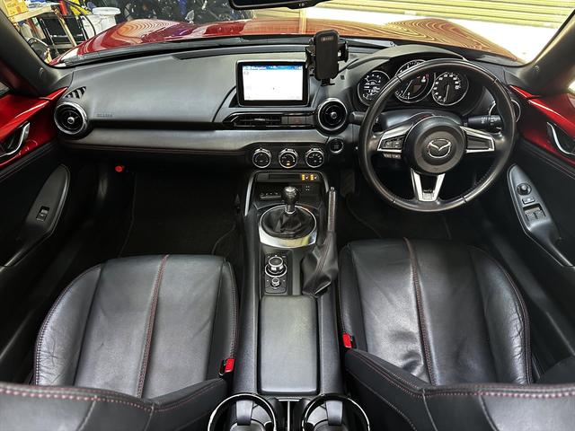 ロードスター Ｓレザーパッケージ　１２ヵ月走行距離無制限保証　本革シート　６速マニュアル　ＢＯＳＥサラウンドシステム　純正ナビ　バックカメラ　ＥＴＣ　ドライブレコーダー　アルミ　ＡＤＶＡＮタイヤ　シートヒーター　新品バッテリー（37枚目）