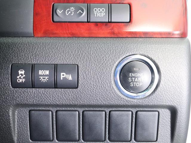 【スマートキー、プッシュスタート・クリアランスソナー】キーを取り出さなくても、鍵の開け閉め、エンジンの始動が可能になる便利な機能です！また前後センサーにより障害物を警告音で知らせてくれます。