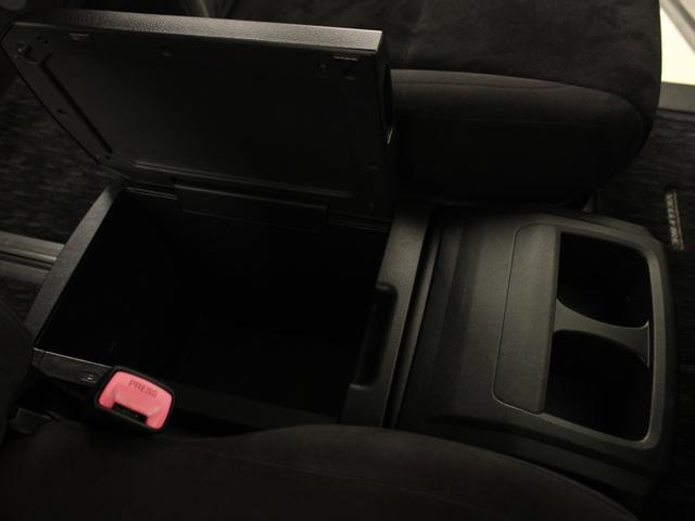 ヴェルファイア ２．４Ｚ　プラチナセレクションＩＩ　（マンガンラスター塗装）（禁煙車）（特別仕様車）（後席モニター）（純正ナビ）（パワーバックドア）（アルカンターラシート）両側電動スライド　木目コンビハンドル　カラーバックカメラ　オットマン　ＥＴＣ（24枚目）