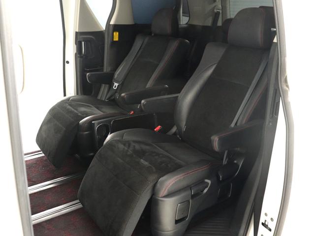 ヴェルファイア ２．４Ｚ　ゴールデンアイズ　（禁煙車）（サンルーフ）（８インチナビ）（大画面後席モニター）（エアロカスタム）（ハーフレザーシート）（特別仕様車）クルコン　パワーバックドア　両側電動スライド　ＥＴＣ　フルセグ　Ｂｌｕｅｔｏｏｔｈ（19枚目）