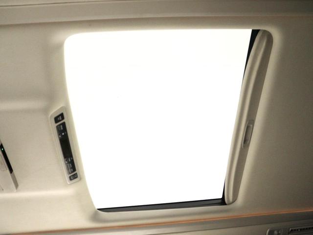 ヴェルファイア ２．４Ｚ　ゴールデンアイズ　（禁煙車）（サンルーフ）（８インチナビ）（大画面後席モニター）（エアロカスタム）（ハーフレザーシート）（特別仕様車）クルコン　パワーバックドア　両側電動スライド　ＥＴＣ　フルセグ　Ｂｌｕｅｔｏｏｔｈ（28枚目）