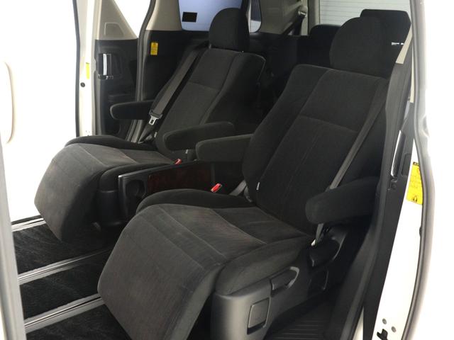 アルファード ２４０Ｓ　（禁煙車）（後期モデル）（走行４．２万）（ＡＬＰＩＮＥ製８インチナビ）（後席モニター）両側電動スライドドア　ＥＴＣ　フルセグＴＶ　Ｂｌｕｅｔｏｏｔｈ接続　バックモニター　オットマン　クリアランスソナー（20枚目）