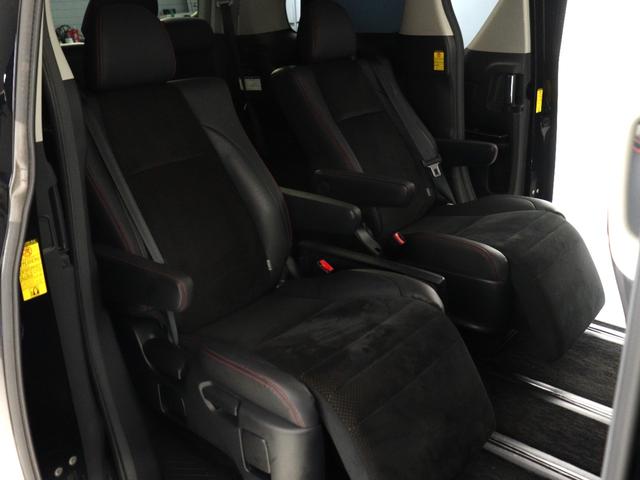 ヴェルファイア ２．４Ｚ　ゴールデンアイズ　（特別仕様車）（純正８インチナビ）（後席モニター）（Ｂｌｕｅｔｏｏｔｈ接続）（Ｂｌｕ－ｒａｙ再生可）（ハーフレザーシート）パワーバックドア　クルコン　両側電動　クリアランスソナー　オットマン　ＥＴＣ（17枚目）