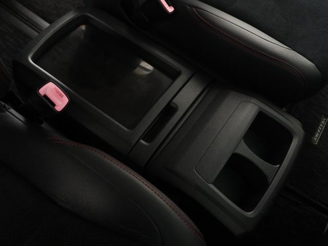 ヴェルファイア ２．４Ｚ　ゴールデンアイズ　（特別仕様車）（純正８インチナビ）（後席モニター）（Ｂｌｕｅｔｏｏｔｈ接続）（Ｂｌｕ－ｒａｙ再生可）（ハーフレザーシート）パワーバックドア　クルコン　両側電動　クリアランスソナー　オットマン　ＥＴＣ（21枚目）