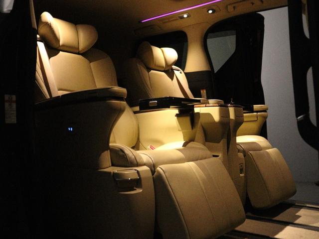 アルファードハイブリッド エグゼクティブラウンジ　（禁煙車）（ワンオーナー）（ＪＢＬサウンド）（本革電動エアシート）（サンルーフ）（全周囲カメラ）（リアエンターシステム）シートメモリ＆ヒーター　パワーバックドア　両側電動スライドドア　ＥＴＣ　フルセグ（4枚目）