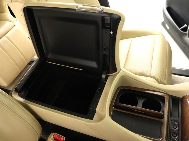 アルファードハイブリッド エグゼクティブラウンジ　（禁煙車）（ワンオーナー）（ＪＢＬサウンド）（本革電動エアシート）（サンルーフ）（全周囲カメラ）（リアエンターシステム）シートメモリ＆ヒーター　パワーバックドア　両側電動スライドドア　ＥＴＣ　フルセグ（28枚目）