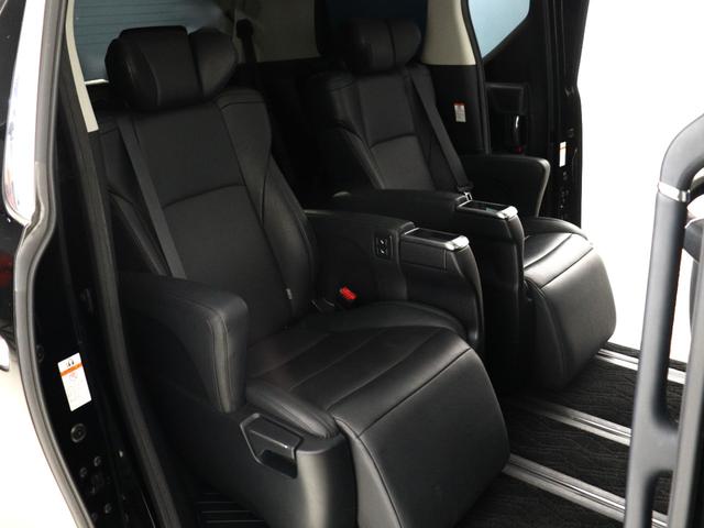 アルファード ２．５Ｓ　Ｃパッケージ　（サンルーフ）（黒革電動シート）（車高調＆１９インチカスタム）（１０インチナビ）（後席モニター）プリクラッシュ　レーダークルーズ　ＥＴＣ　フルセグ　パワーバックドア　両側電動スライド　シートメモリー（21枚目）