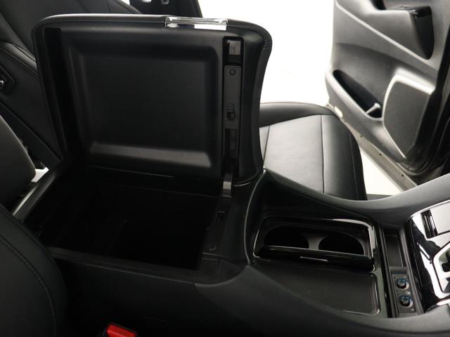ヴェルファイア ２．５Ｚ　Ｇエディション　（ＡＬＰＩＮＥ１１インチナビ）（黒革電動シート）（サンルーフ）（後席モニター）Ｂｌｕｅｔｏｏｔｈ　フルセグ　プリクラッシュ　ＬＴＡ　レーダークルーズ　パワーバックドア　シートヒーター＆ベンチレーション（29枚目）