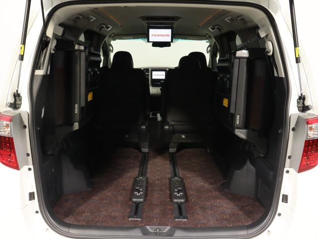 ミニバン最大級のスペース!ご家族、お友達とのキャンプやバーベキューほか、お仕事でも十分な容量が有ります!