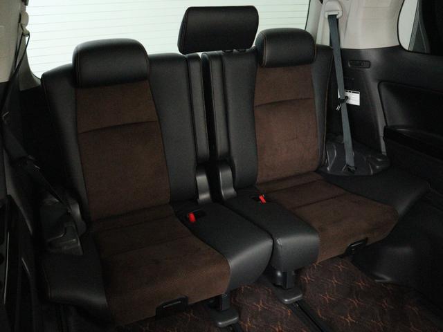 サードシートも広々とした空間をご用意しております!シートアレンジにて、快適スペースを作ることも可能となっております!アレンジパターンも豊富で、様々なシーンにご利用いただけます!