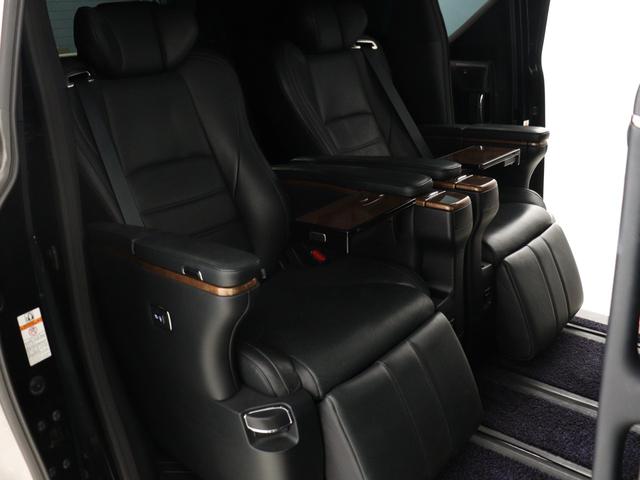 アルファード 3.5エグゼクティブラウンジ (禁煙車)(モデリスタカスタム)(サンルーフ)(本革電動シート)(プリクラッシュ/レーダークルーズ)(JBL)9インチナビ リアエンターシステム シートヒーター&エアコン 両側電動スライド ETC(22枚目)