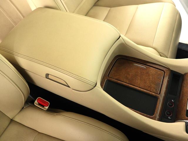 アルファード 3.5エグゼクティブラウンジ (禁煙)(JBLサウンド)(本革電動エアシート)(リアエンターシステム)(全周囲カメラ)(プリクラッシュ)(レーダークルーズ)ETC シートメモリ パワーバックドア 両側電動ドア フルセグ コンセント(25枚目)