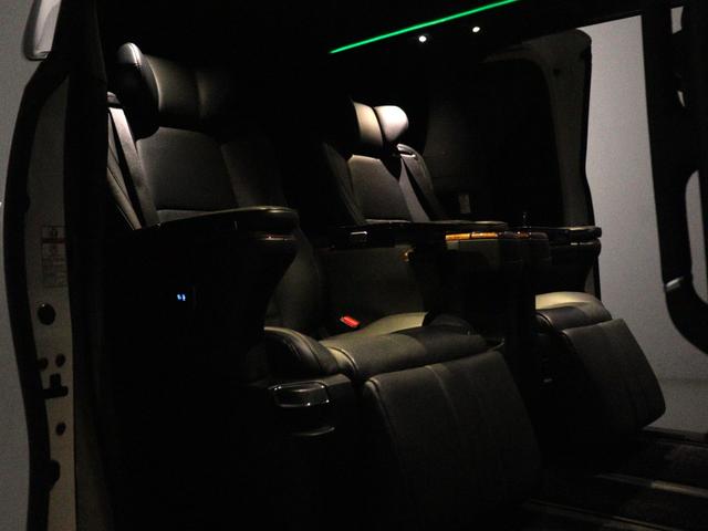 ヴェルファイアハイブリッド エグゼクティブラウンジ (ワンオーナー)(禁煙車)(JBLサウンド)(サンルーフ)(黒革電動エアシート)(リアエンターシステム)(全周囲カメラ)シートメモリー&ヒーター パワーバックドア 両側電動スライド レーダークルーズ(3枚目)