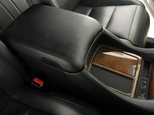 ヴェルファイアハイブリッド エグゼクティブラウンジ (ワンオーナー)(禁煙車)(JBLサウンド)(サンルーフ)(黒革電動エアシート)(リアエンターシステム)(全周囲カメラ)シートメモリー&ヒーター パワーバックドア 両側電動スライド レーダークルーズ(27枚目)