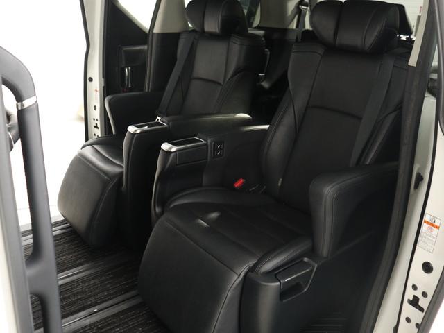 ヴェルファイア ２．５Ｚ　Ｇエディション　（禁煙車）（サンルーフ）（純正１０インチナビ）（黒革電動シート）（ＬＴＡ／プリクラッシュ／レーダークルーズ）後席モニター　シートヒーター＆ベンチレーション　パワーバックドア　両側電動スライド　ＥＴＣ（19枚目）