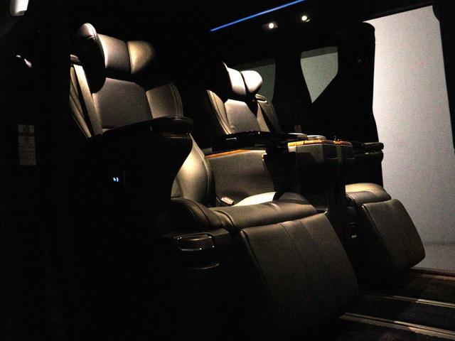 アルファードハイブリッド エグゼクティブラウンジ (JBLサウンド)(黒革電動シート)(全周囲カメラ)(リアエンターシステム)(レーダークルーズ)プリクラッシュ シートメモリー パワーバックドア 両側電動スライド ETC フルセグ Bluetooth(3枚目)