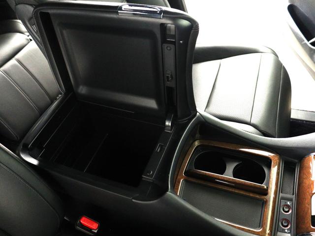 アルファードハイブリッド エグゼクティブラウンジ (JBLサウンド)(黒革電動シート)(全周囲カメラ)(リアエンターシステム)(レーダークルーズ)プリクラッシュ シートメモリー パワーバックドア 両側電動スライド ETC フルセグ Bluetooth(30枚目)