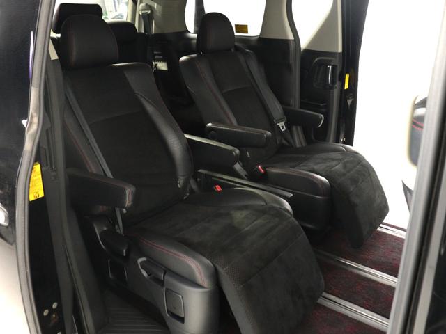 ヴェルファイア 2.4Z ゴールデンアイズ (禁煙車)(純正8インチナビ)(ハーフレザー)(特別仕様車)クルコン パワーバックドア 両側電動スライドドア ETC フルセグTV Bluetooth接続 バックカメラ クリアランスソナー オットマン(18枚目)