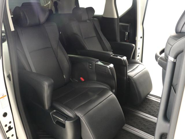 ヴェルファイア ２．５Ｚ　Ｇエディション　（モデリスタエアロ）（１０インチナビ）（後席モニター）（黒革電動シート）（ＬＴＡ／レーダークルーズ）プリクラッシュ　ＥＴＣ　フルセグＴＶ　パワーバックドア　両側電動スライド　シートメモリ　コンセント付（19枚目）